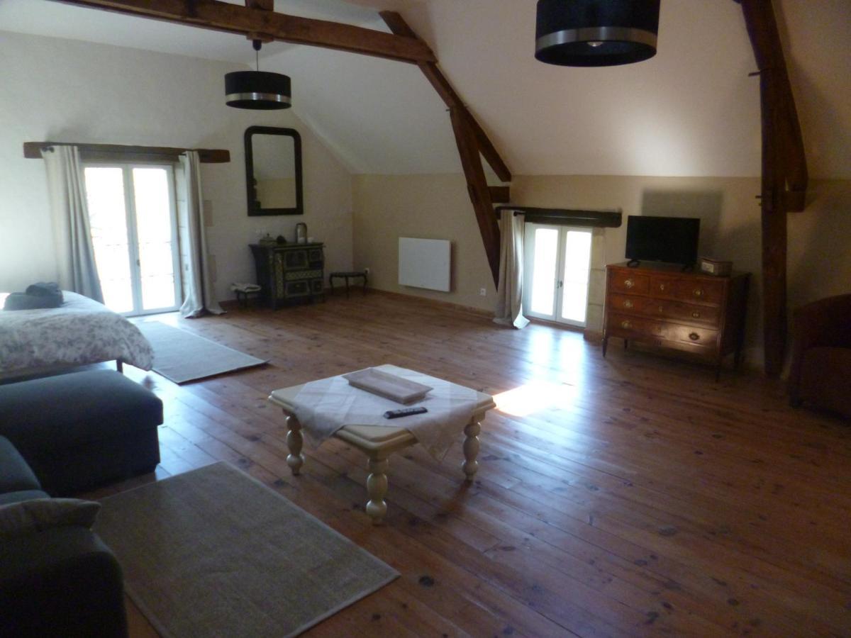 Bed and Breakfast Le Moulin De Cors Oulches Zewnętrze zdjęcie