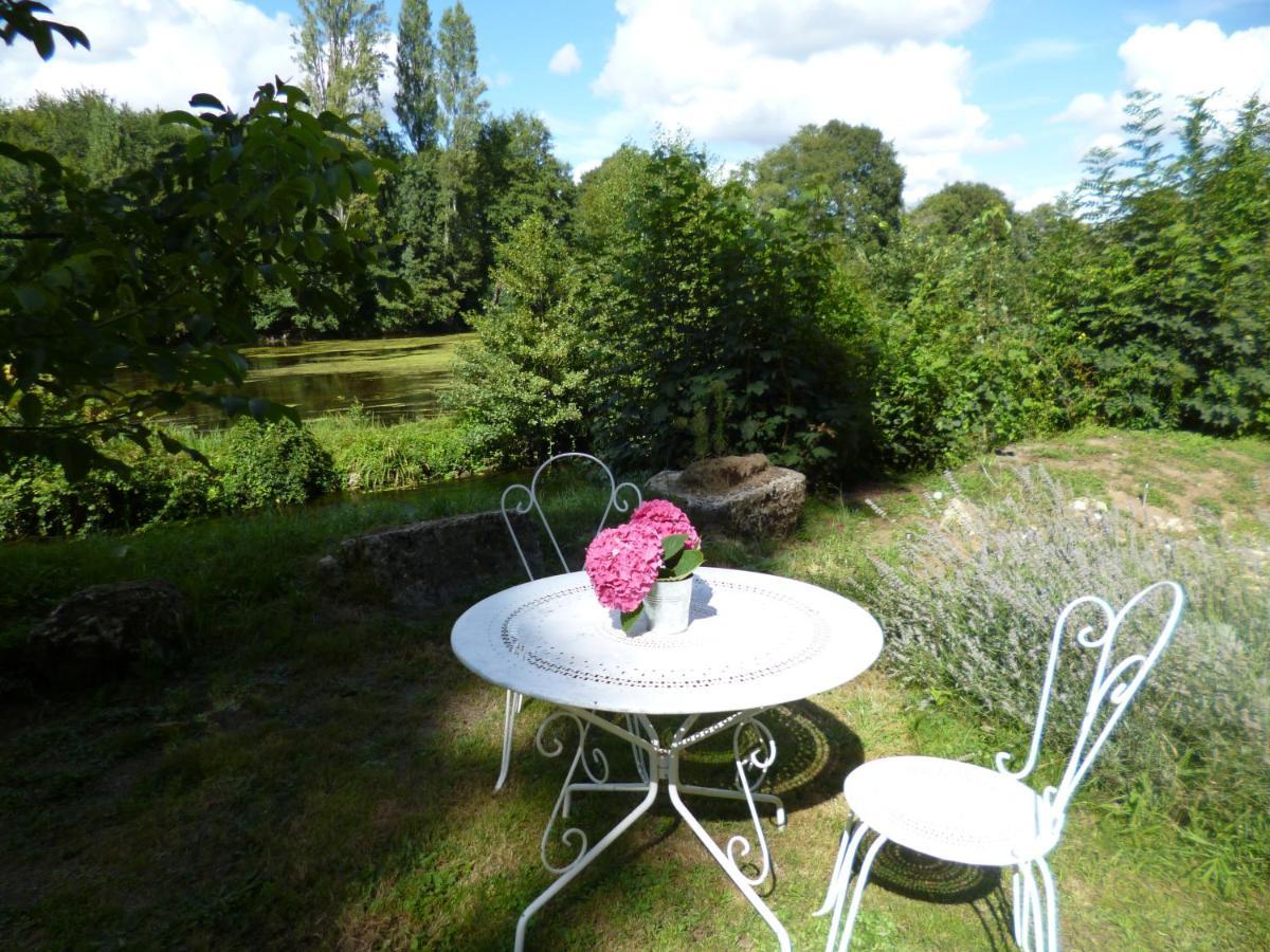 Bed and Breakfast Le Moulin De Cors Oulches Zewnętrze zdjęcie